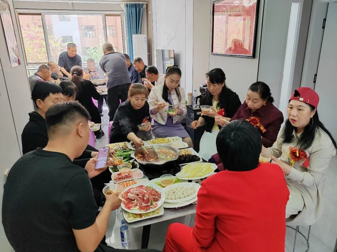 ff6d30d5c54f2459bbb2c6bad20f2ceb.jpg